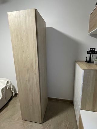 Armario color roble natural