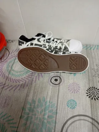 Converse mujer estampado blanco y negro