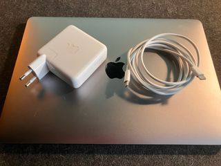 MacBook Pro M1 16GB RAM 500GB SSD