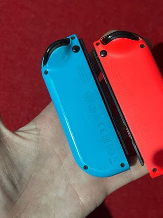 Joy-Con Nintendo Switch originali Rossi e Blu
