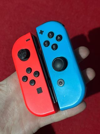 Joy-Con Nintendo Switch originali Rossi e Blu