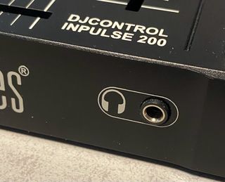 Controladora DJ Hercules DJControl Impulse 200