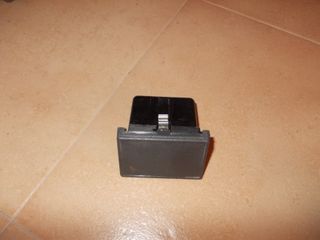 Cinzeiro Mitsubishi Pajero 2.5