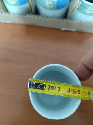 Set di 12 tazze in ceramica