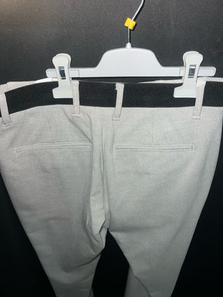 Pantalón gris