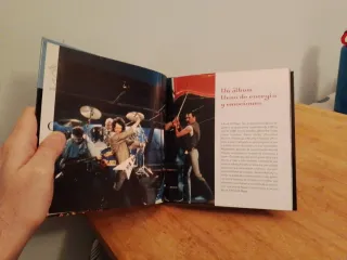 CD + Libro QUEEN - A Kind of Magic