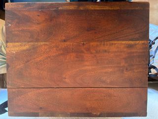 URGE VENDER Mueble madera maciza con cristal