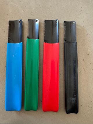 Vari attrezzi da toelettatura