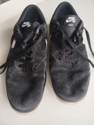 Zapatillas Nike Negras y Blancas