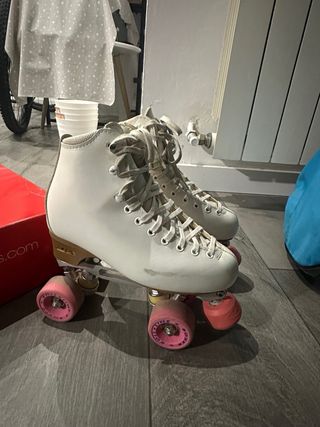 Patines blancos 4 ruedas talla 37-38.