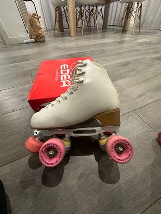 Patines blancos 4 ruedas talla 37-38.