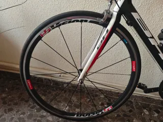 Bici carretera carbono BH Speedrom