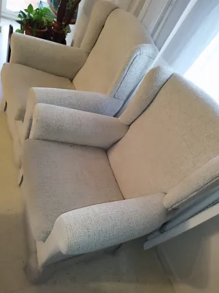 Pareja de butacas orejeras clásicas