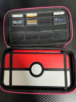 Nintendo 2DS XL Poké Ball Edición Limitada