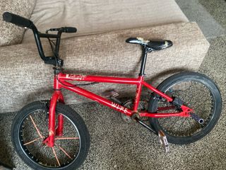 Bicicleta BMX Roja