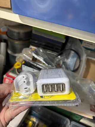 Cargador USB 4 Puertos 2.1A