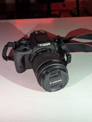 Cámara Canon EOS 100D + Objetivo