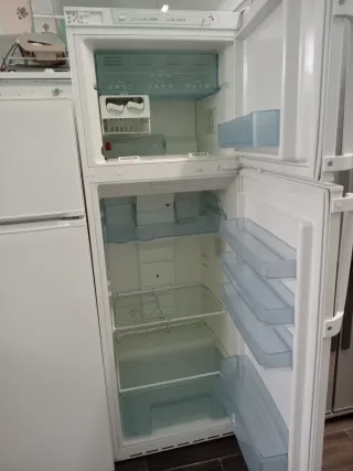 Nevera pequeña blanca Balay