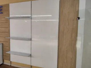 Estanterías de tienda madera y metal