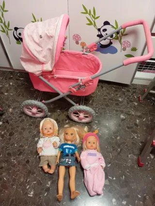 Lote Carro Muñeca + 3 Muñecas