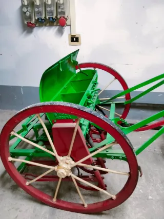 Seminatrice anni '60 ristrutturata