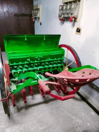 Seminatrice anni '60 ristrutturata