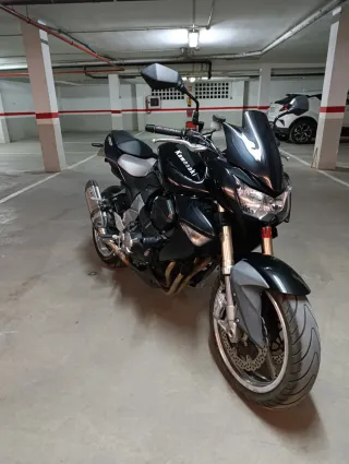 Kawasaki Z1000 Negra