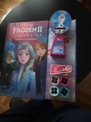 Frozen 2. Cine en casa: Cuento y proyector