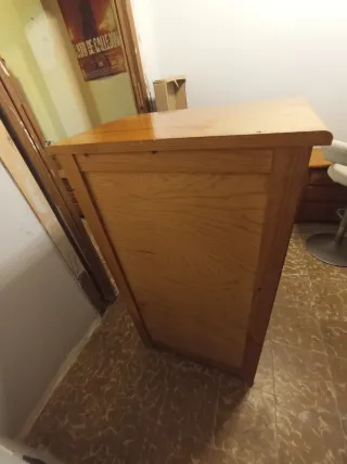 Cómoda de madera de pino