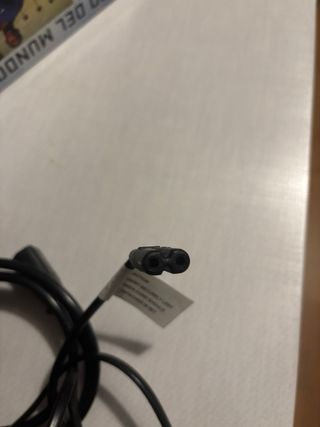 PS4 Pro 1TB Negra + Cables