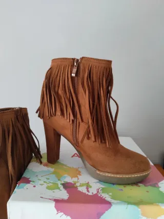 Botín ASHE tacón flecos marrón T.38