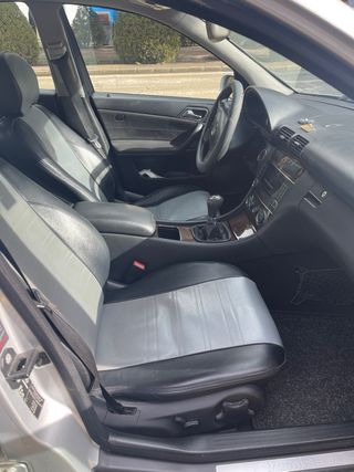 Mercedes-Benz Clase C 2005