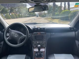 Mercedes-Benz Clase C 2005