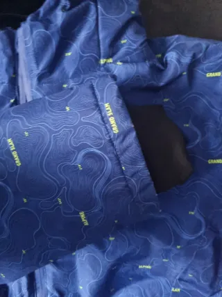 Abrigo niño azul T.13-14