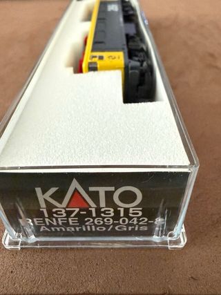 Kato 269 amarillo/gris esc N RENFE NO Ibertrén