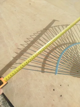 Escoba Rastrillo de hojas SIN MANGO