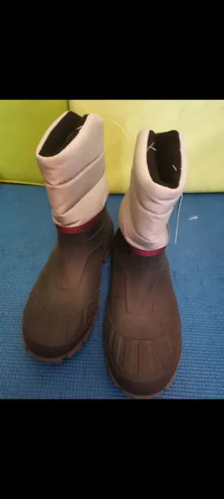 Botas Nieve agua Decathlon 39, nuevas con etiqueta