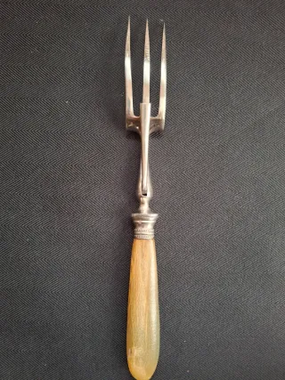 Tenedor antiguo Forge para servir