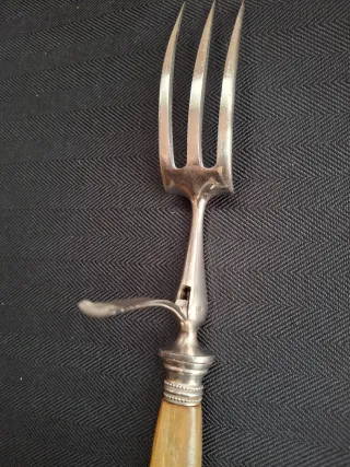 Tenedor antiguo Forge para servir