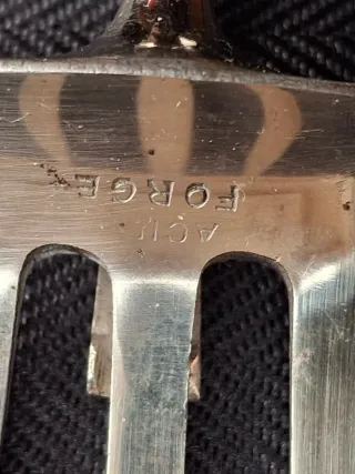 Tenedor antiguo Forge para servir