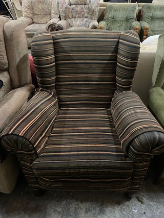 Sillón de tela a rayas