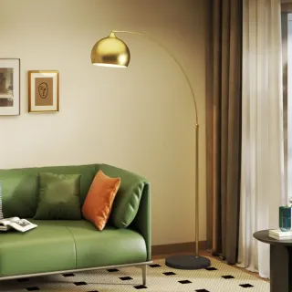 Lampada da terra dorata in metallo