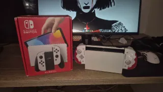 Nintendo Switch OLED con accesorios