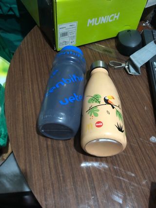 Botellas de agua (2 unidades)