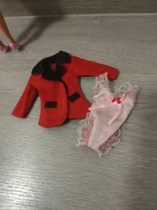 Barbie años 90 con ropa original