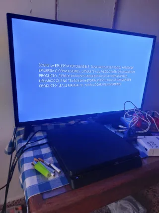 PS4 (PlayStation 4) + Mando Rojo con Drift + Juego