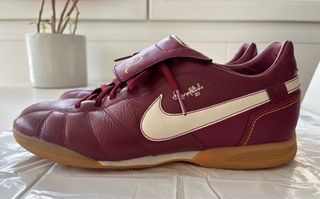 Zapatillas “Nike” Fútbol Sala Rojas y Doradas