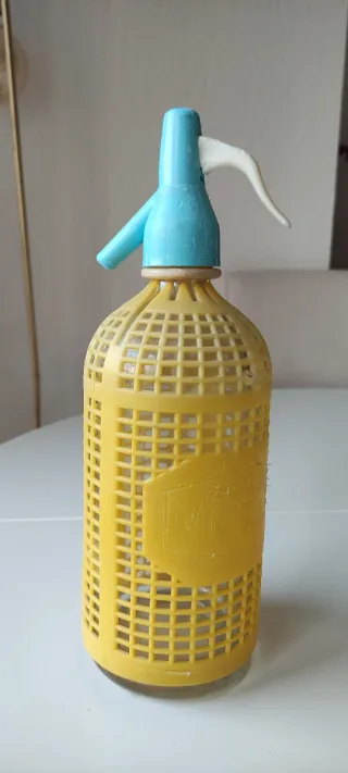 Botella Estrella Damm CUSTO BARCELONA 2008 y sifón