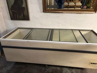 Arcón expositor congelador 2.5m x 1m