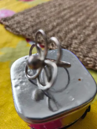 Anillo de plata con diseño de flor